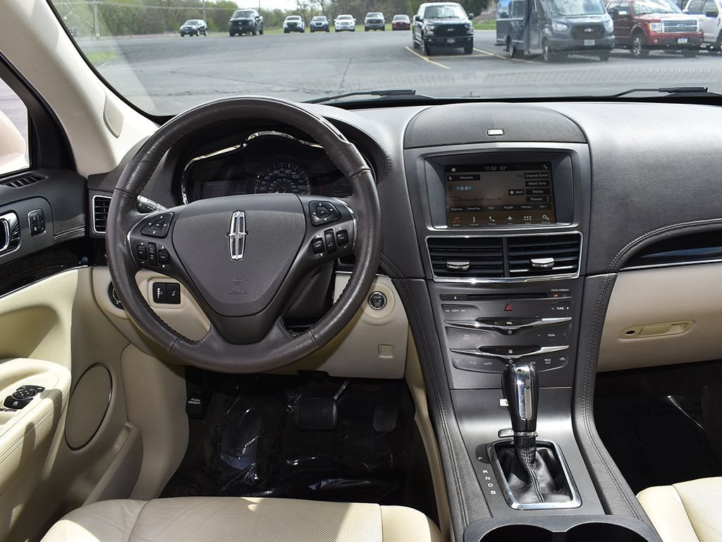 Used 2018 Lincoln MKT AWD w/ Technology Package image 19