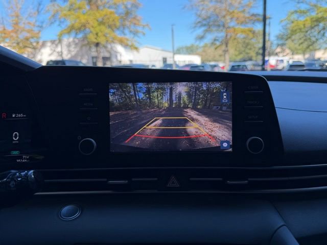 Used 2023 Hyundai Elantra SEL w/ Cargo Package image 10