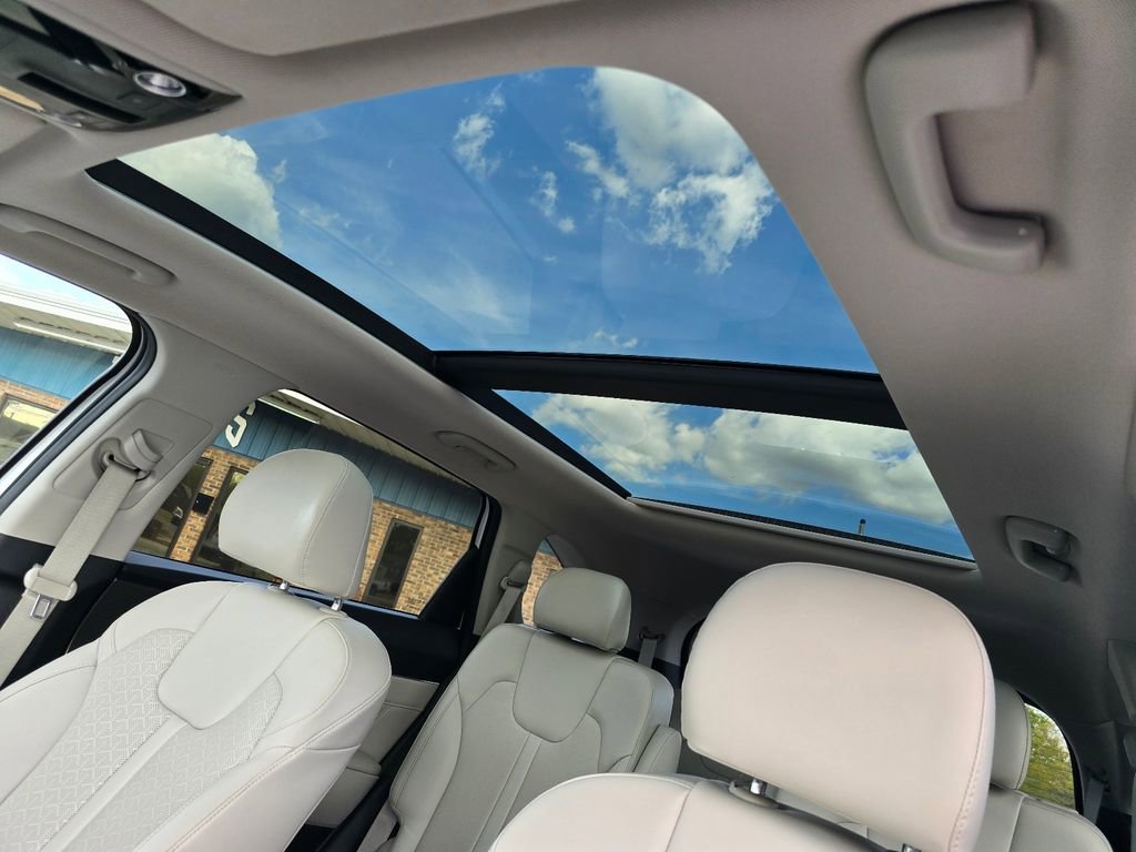 Used 2023 Kia Sorento SX image 7