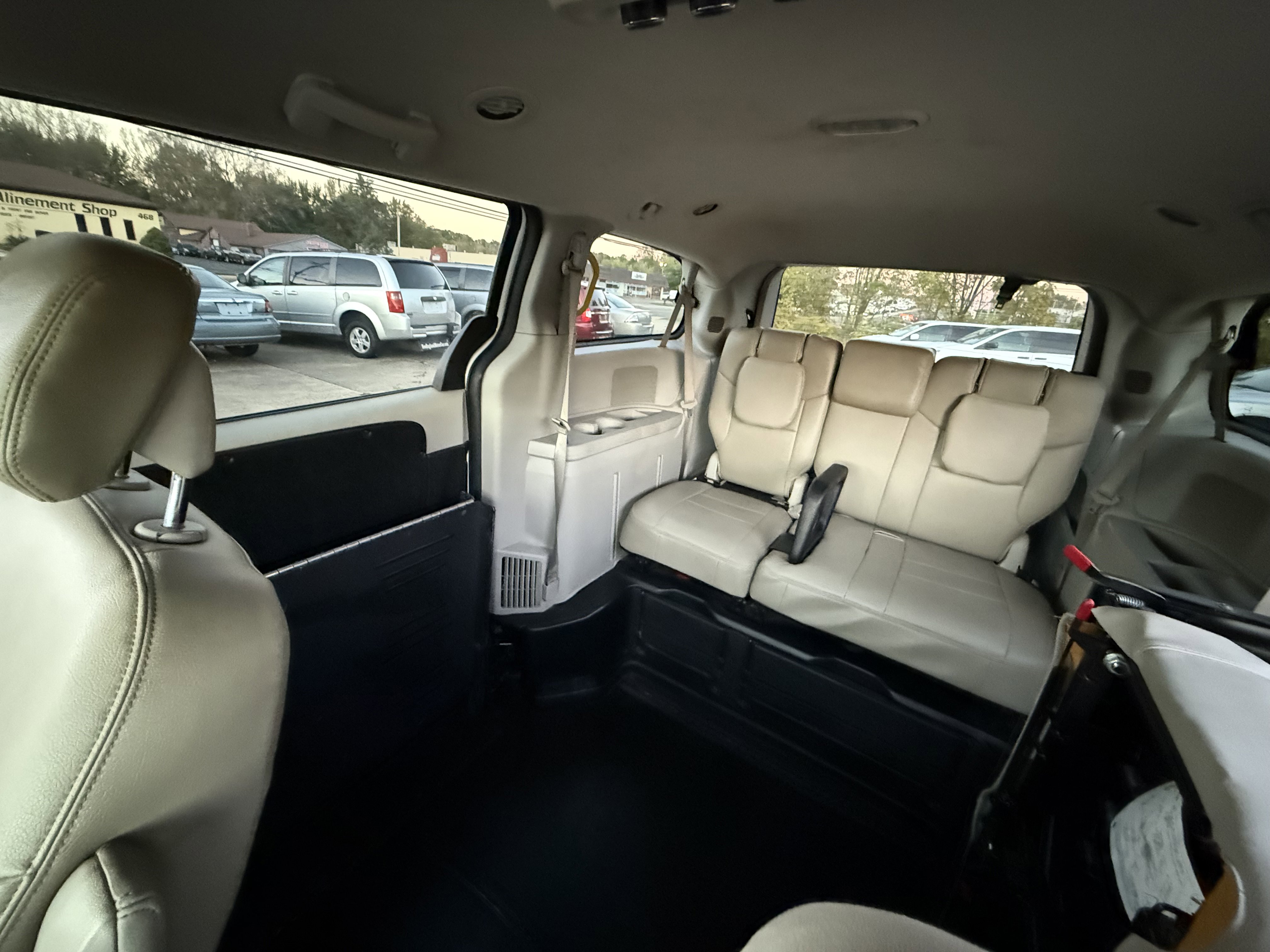 Used 2019 Dodge Grand Caravan SE image 26