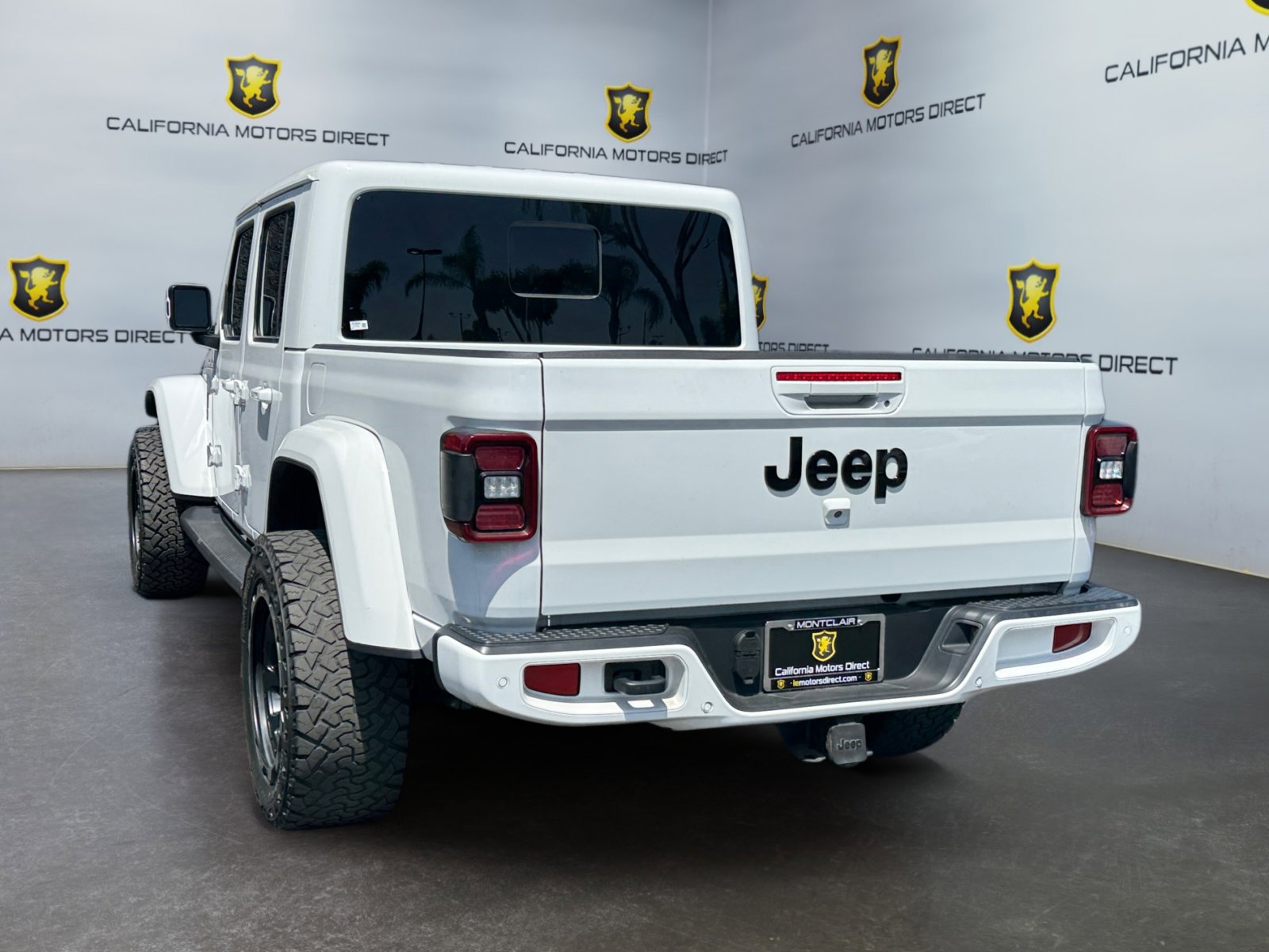 Used 2021 Jeep Gladiator Overland AWD/4WD image 3