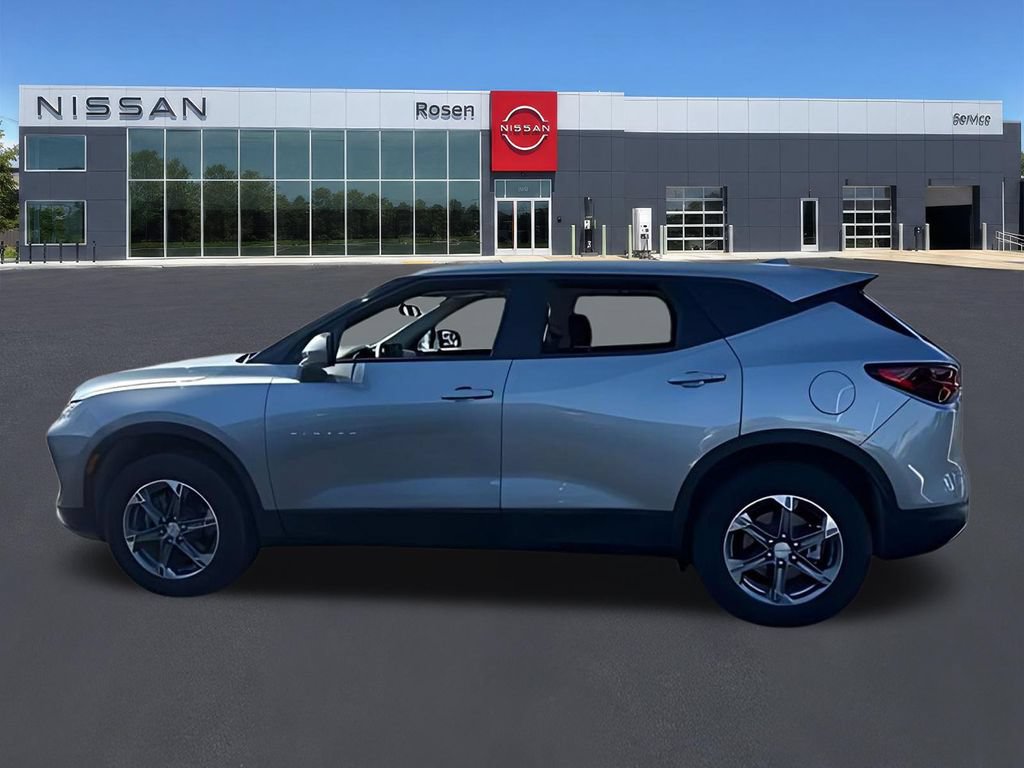 Used 2025 Chevrolet Blazer LT AWD/4WD image 5