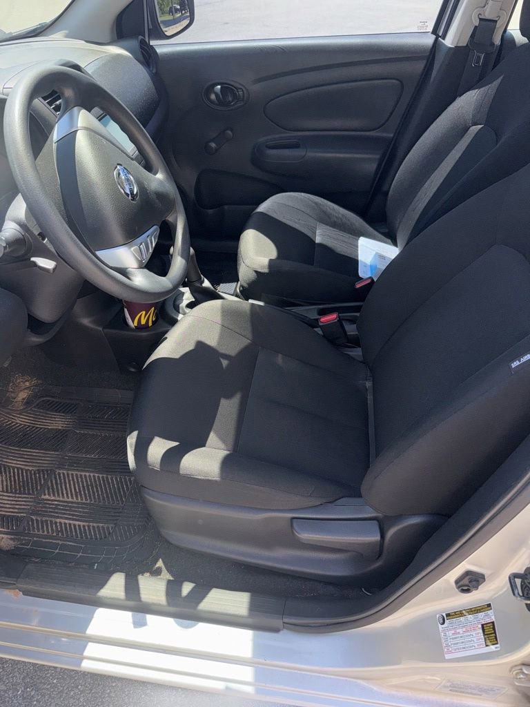 Used 2019 Nissan Versa S FWD image 4
