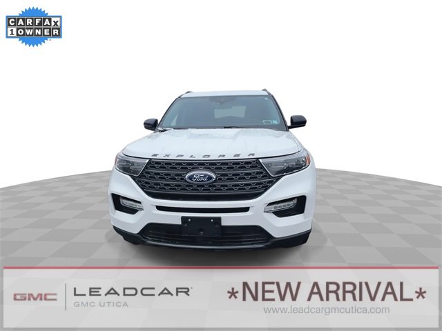 Used 2022 Ford Explorer XLT w/ Equipment Group 202A image 3