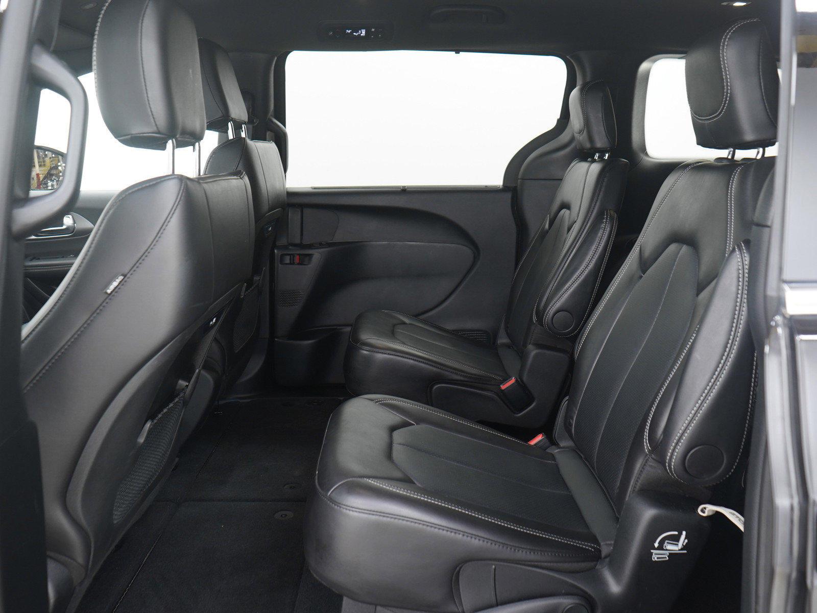Used 2025 Chrysler Pacifica Select FWD image 22