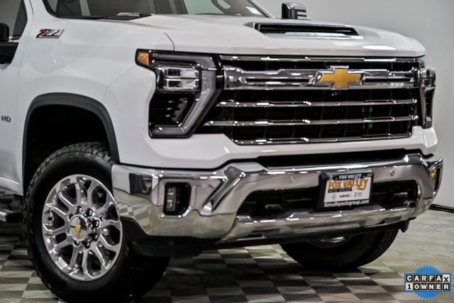 Used 2025 Chevrolet Silverado 2500 LTZ w/ LTZ Premium Package AWD/4WD image 2