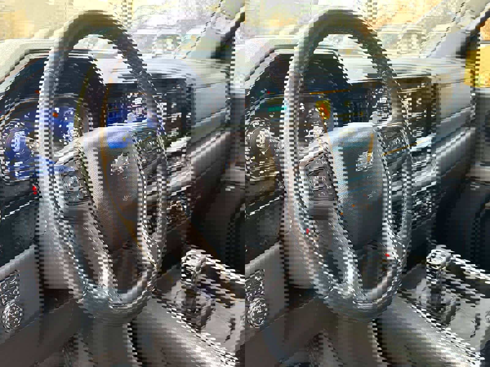 Used 2022 Chevrolet Silverado 1500 ZR2 w/ Technology Package image 2