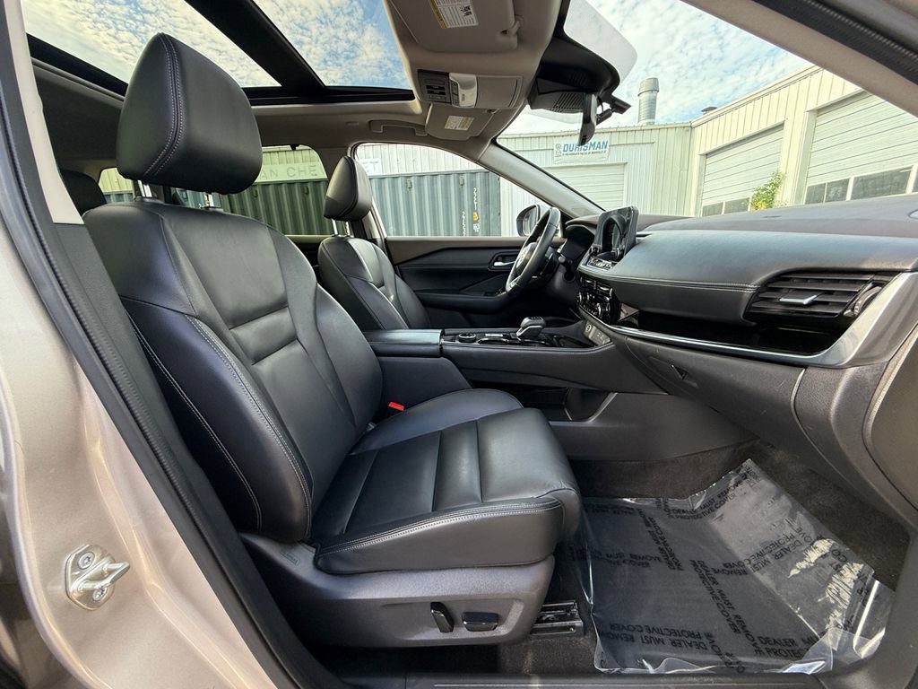 Used 2023 Nissan Rogue SL w/ SL Premium Package image 27