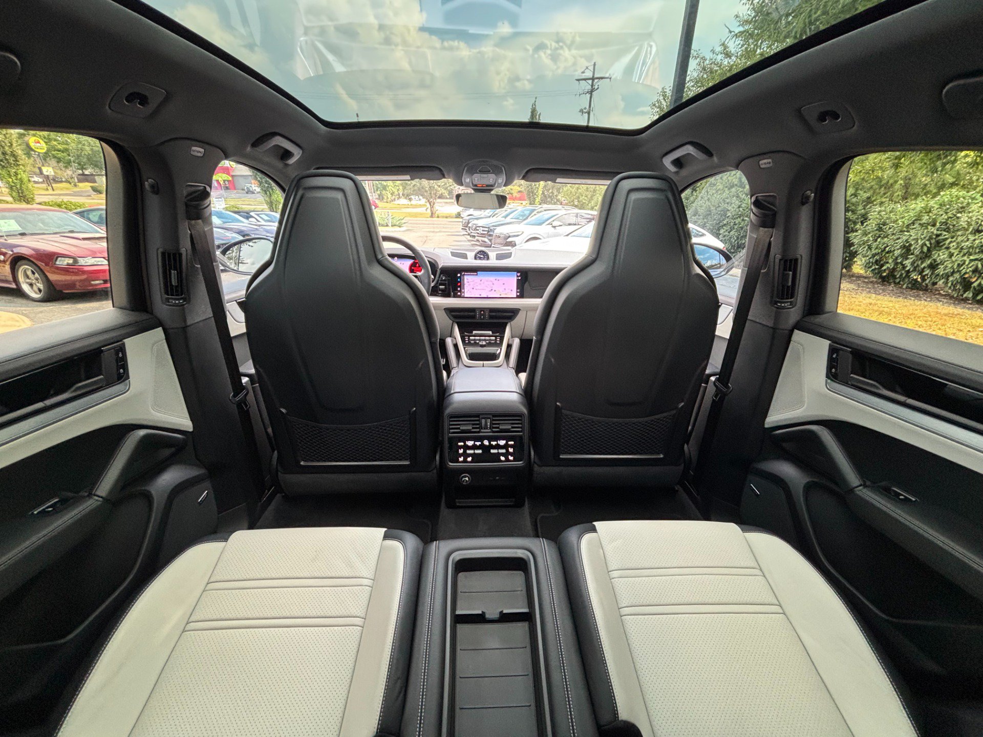 Used 2025 Porsche Cayenne S AWD/4WD image 30