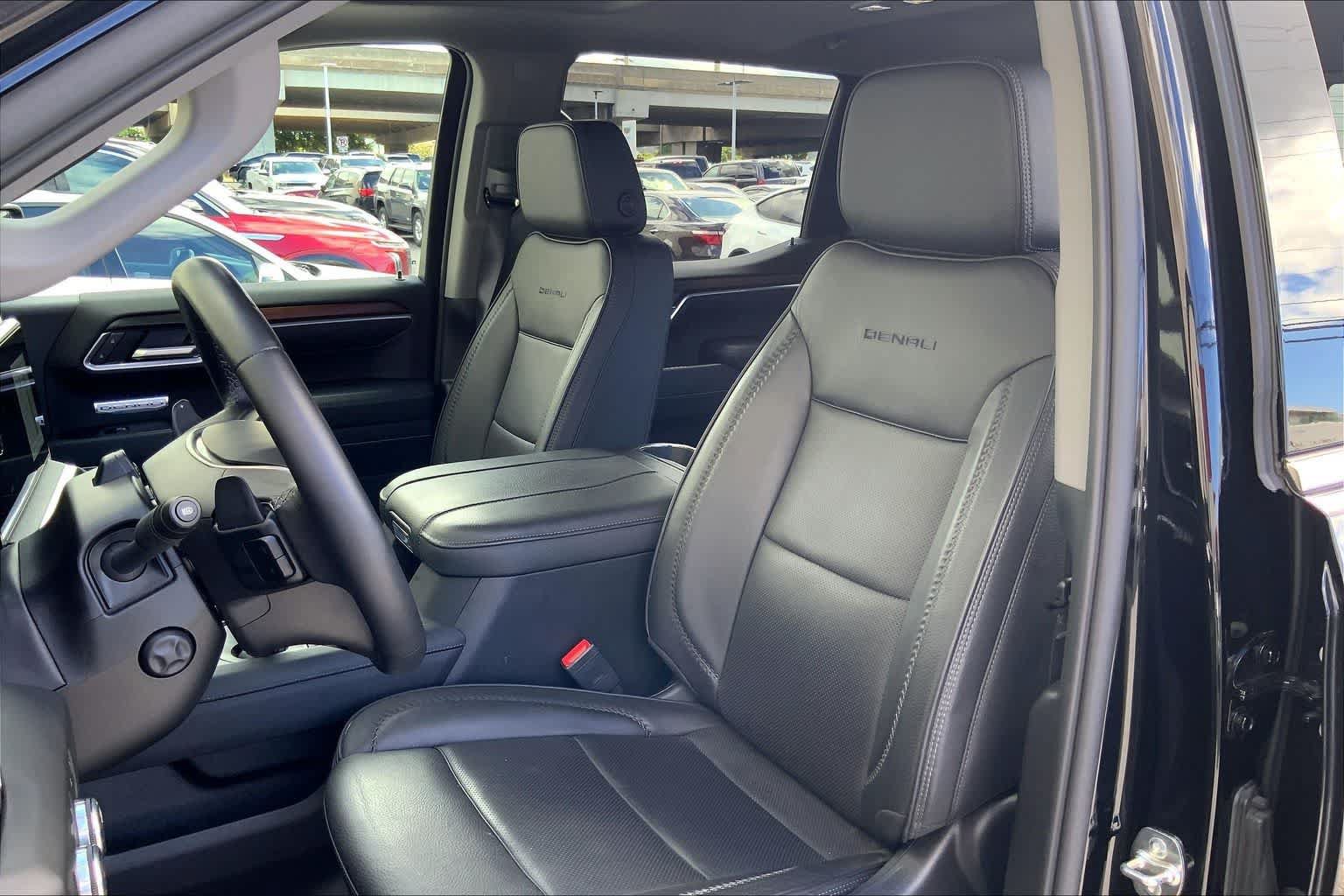 Used 2026 GMC Sierra 1500 Denali w/ Technology Package AWD/4WD image 11