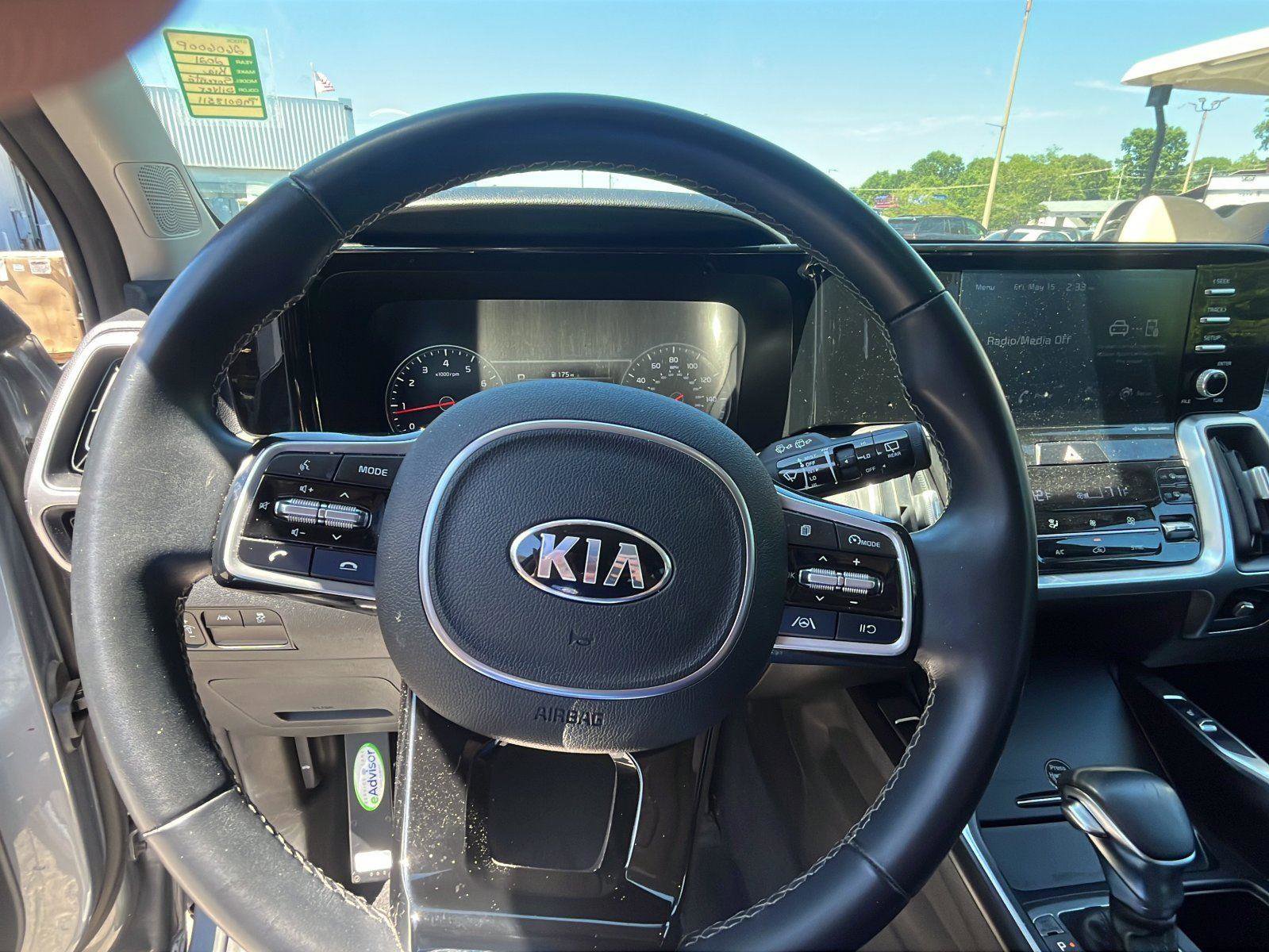 Used 2021 Kia Sorento S w/ Panoramic Sunroof Package FWD image 12