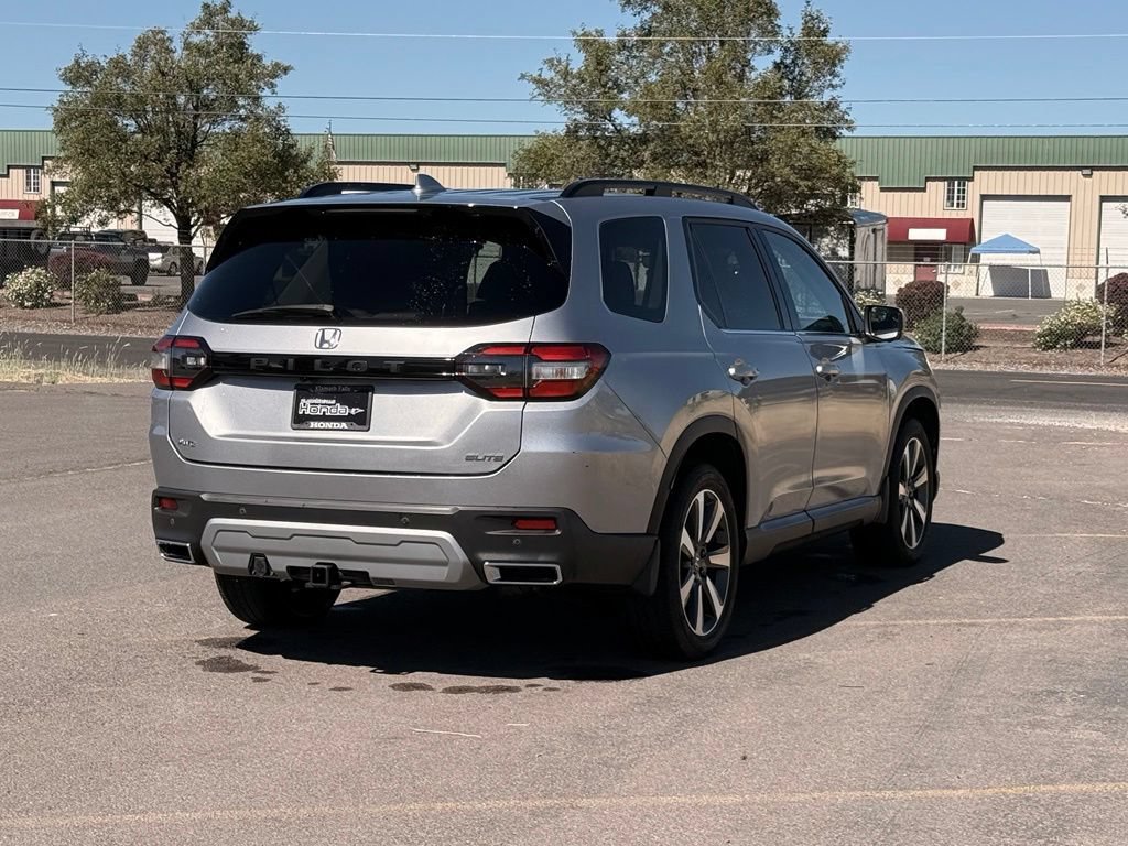 Used 2023 Honda Pilot Elite image 6