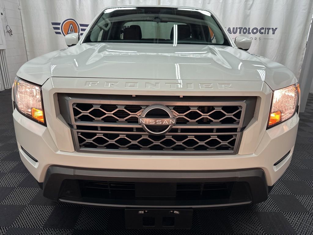 Used 2022 Nissan Frontier SV w/ Technology Package image 3