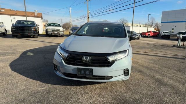 Used 2023 Honda Odyssey Sport image 3