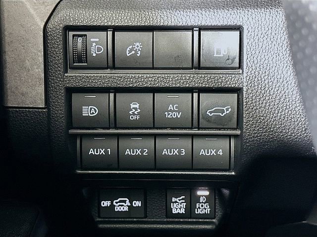 Used 2025 Toyota 4Runner Trailhunter AWD/4WD image 10
