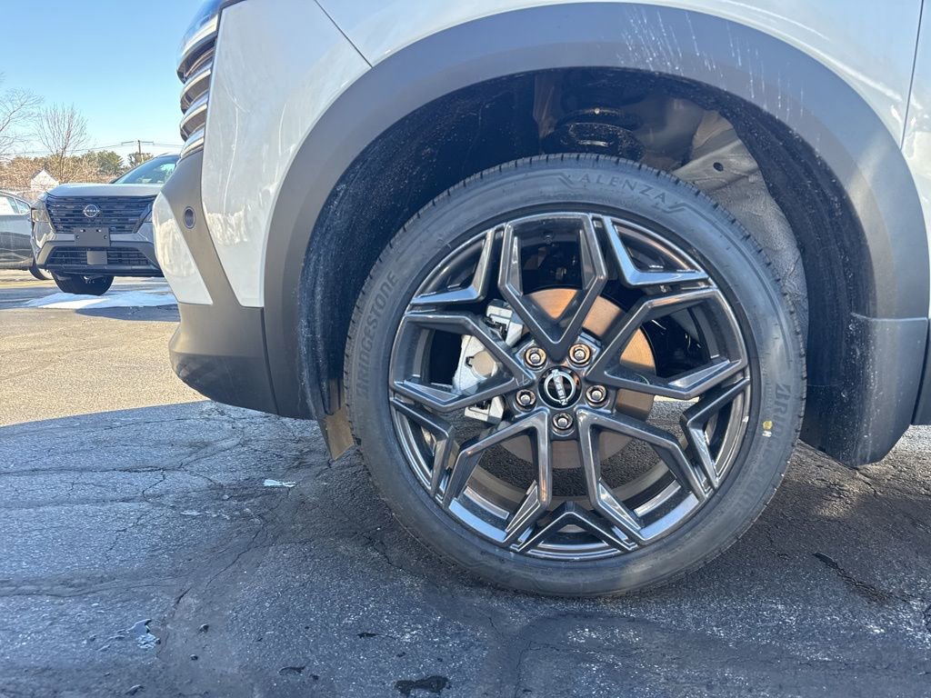 New 2026 Nissan Kicks SR w/ SR Premium Package AWD/4WD image 11