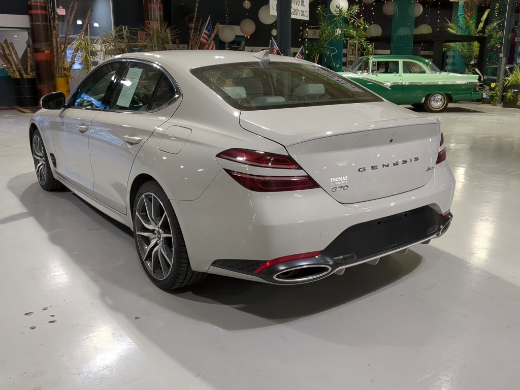 Used 2025 Genesis G70 2.5T image 10