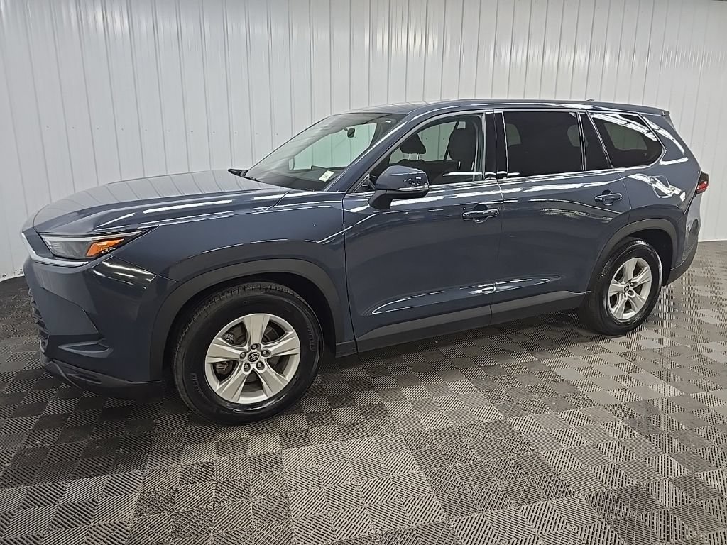 Used 2025 Toyota Grand Highlander AWD image 6