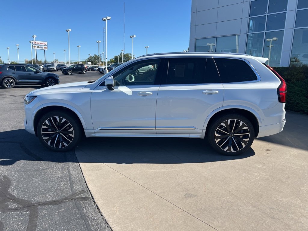 Certified 2025 Volvo XC90 B5 Plus image 2