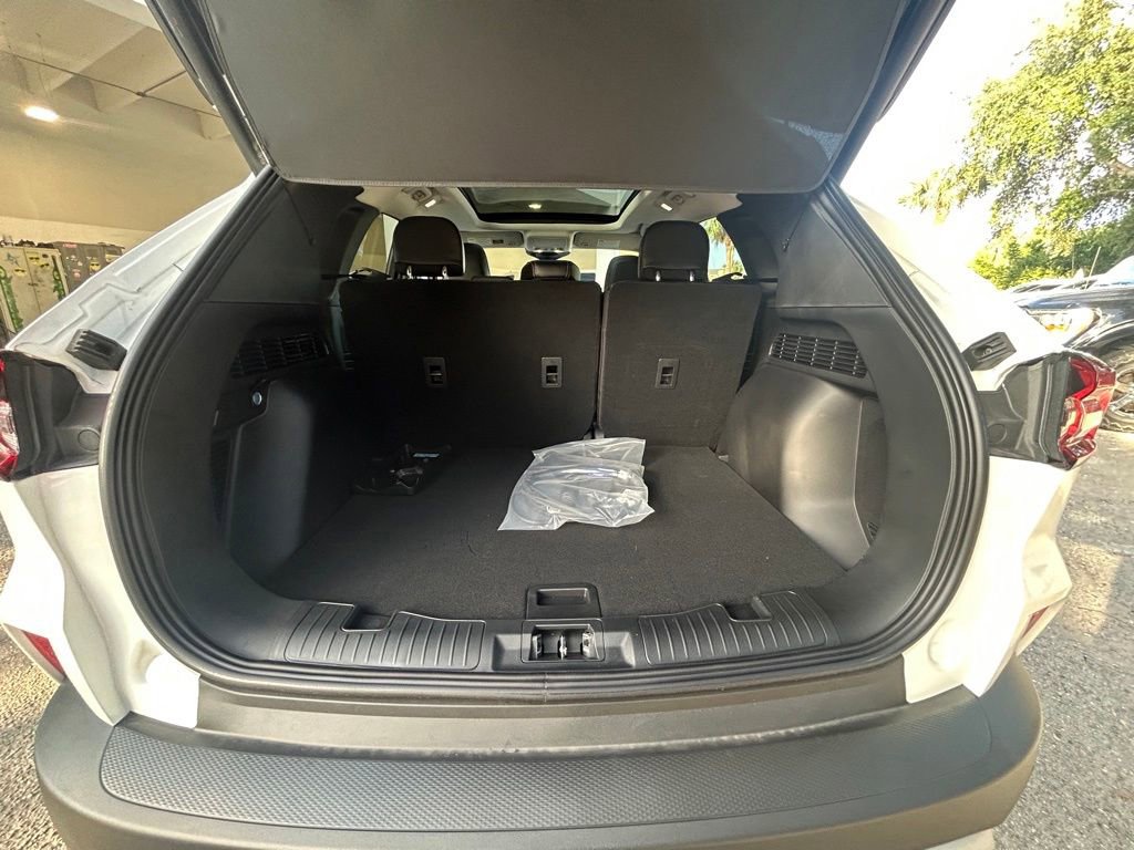 Certified 2024 Ford Escape SE w/ PHEV Premium Package image 33