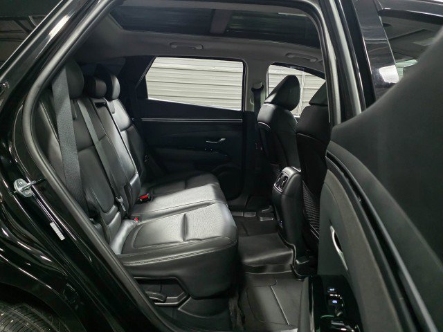 Used 2023 Hyundai Tucson Limited image 16