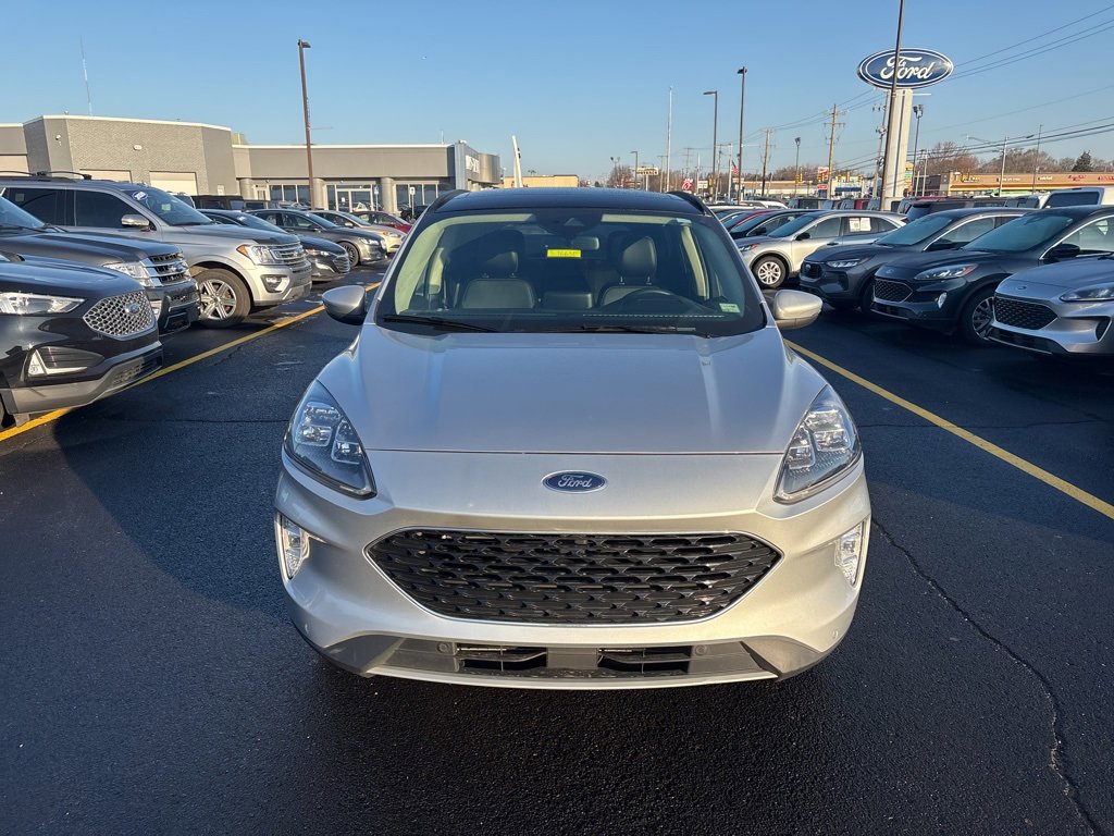 Used 2020 Ford Escape Titanium image 2