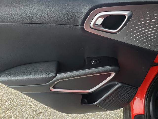 Certified 2023 Kia Soul LX w/ LX Technology Package image 14