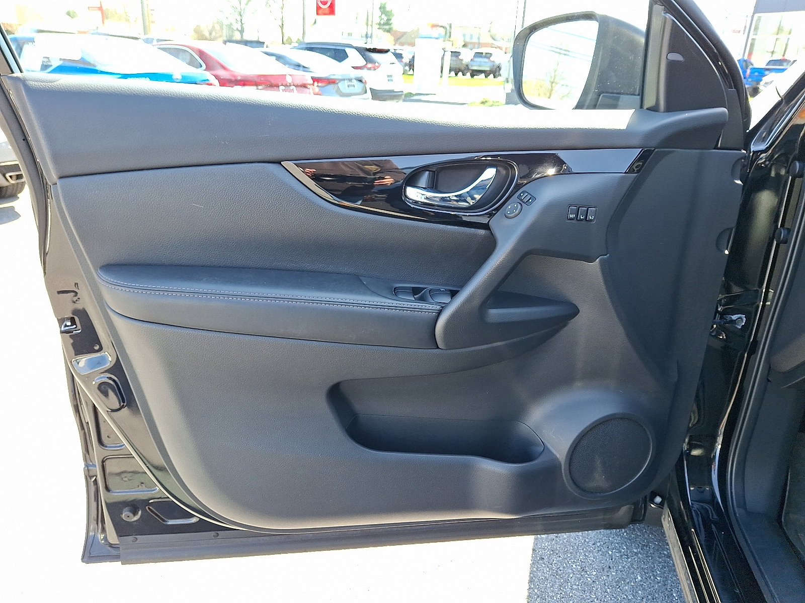 Certified 2022 Nissan Rogue Sport SV w/ Technology Package image 14