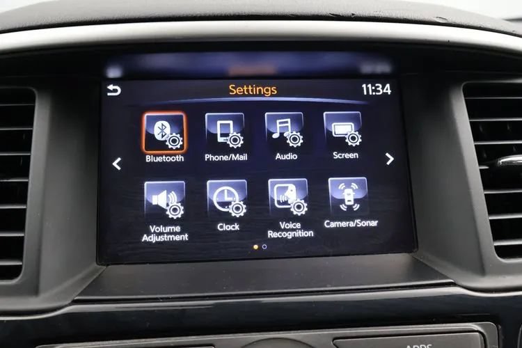 Used 2017 Nissan Pathfinder SV AWD/4WD image 32
