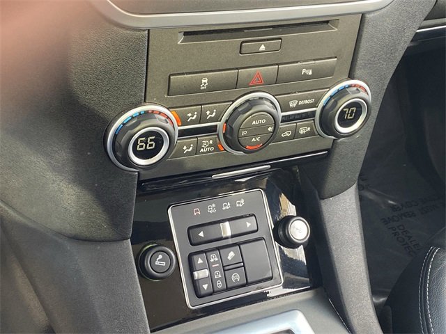 Used 2016 Land Rover LR4 HSE Silver Edition image 17