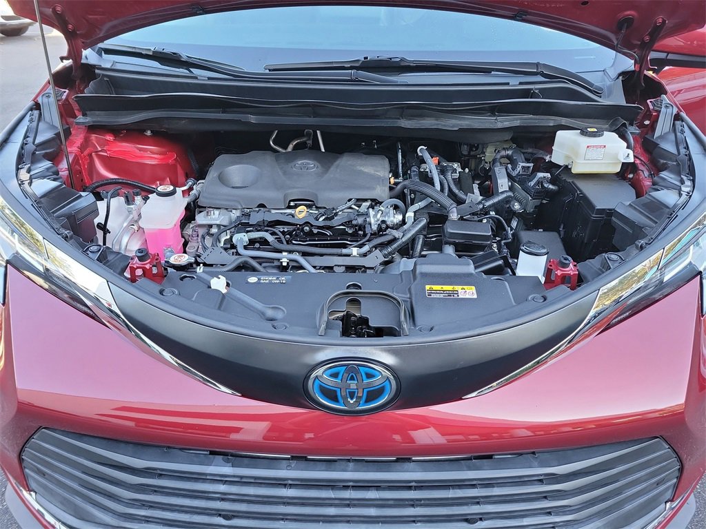 Used 2022 Toyota Sienna XLE image 39