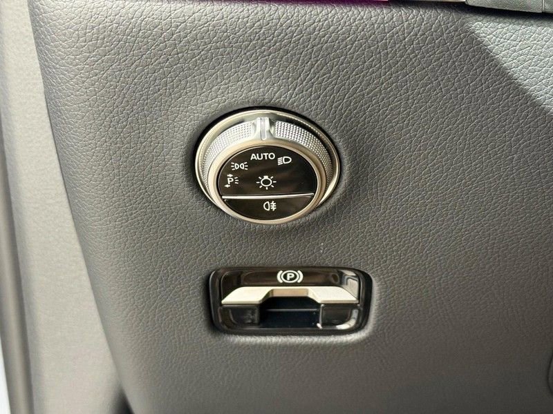 Certified 2025 Mercedes-Benz GLC 350e 4MATIC image 12