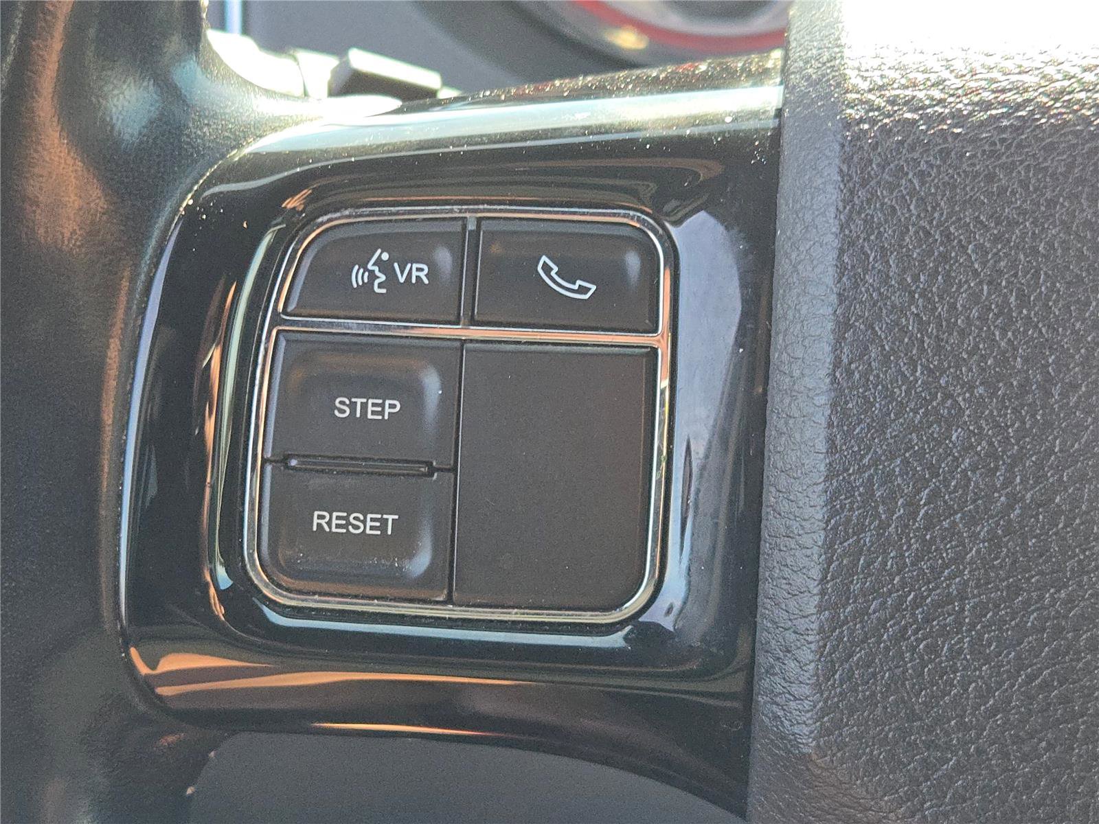 Certified 2019 Dodge Grand Caravan SXT image 33