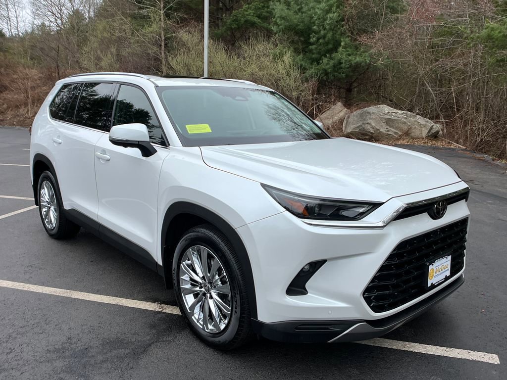 Used 2025 Toyota Grand Highlander AWD image 7