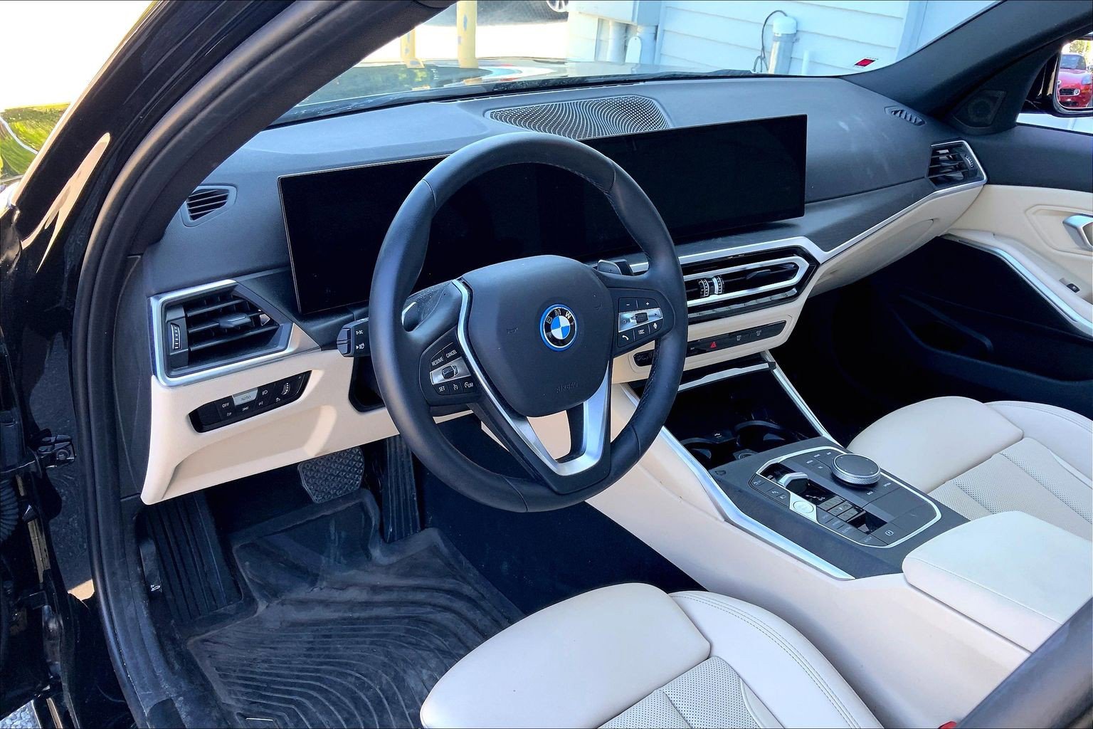 Used 2023 BMW 330e w/ Driving Assistance Package RWD image 3