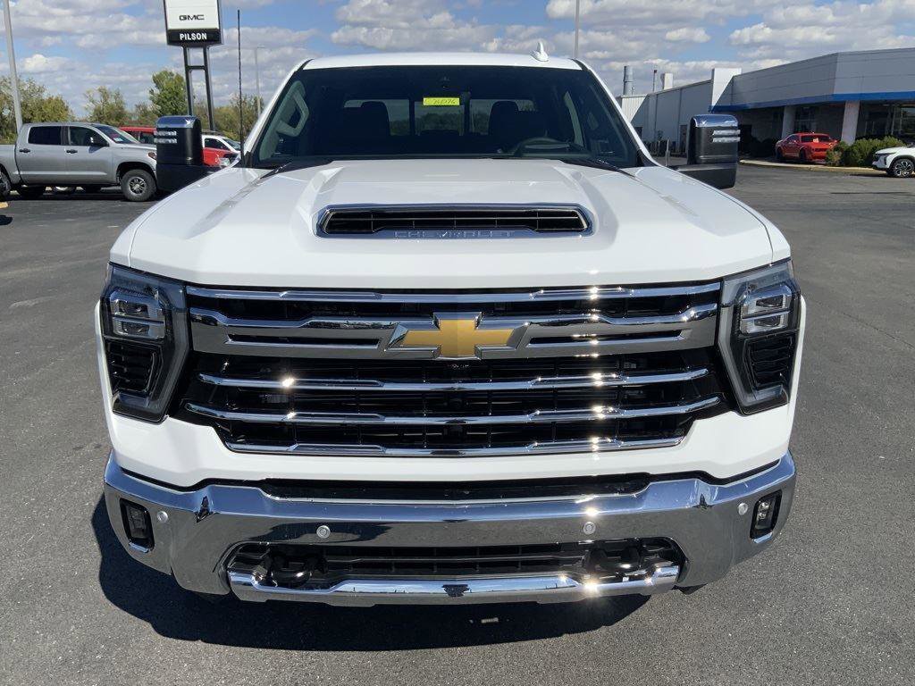 New 2026 Chevrolet Silverado 3500 LTZ w/ LTZ Premium Package image 3