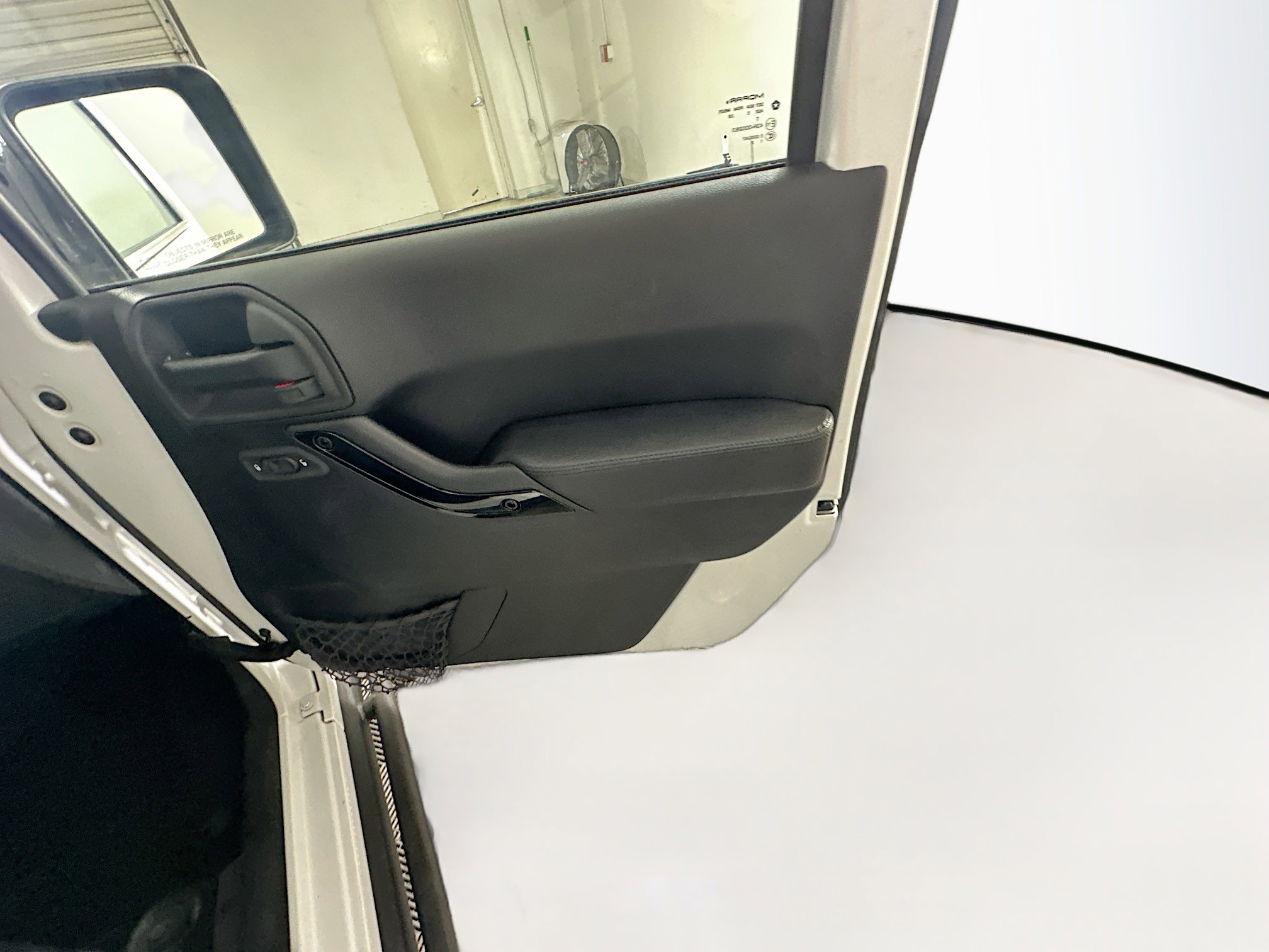 Used 2015 Jeep Wrangler Altitude image 28