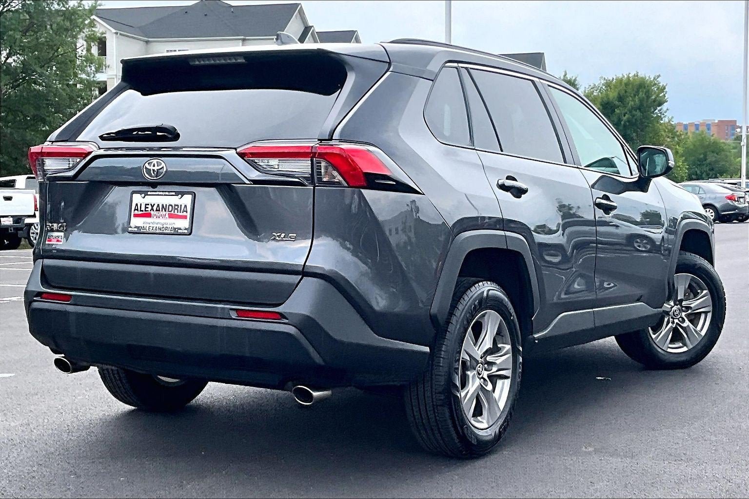 Used 2024 Toyota RAV4 XLE FWD image 12