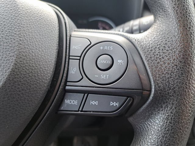 Used 2025 Toyota RAV4 XLE AWD/4WD image 23