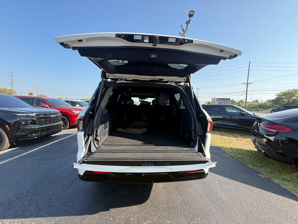 Used 2026 Lincoln Navigator L Reserve w/ Jet Appearance Package AWD/4WD image 5