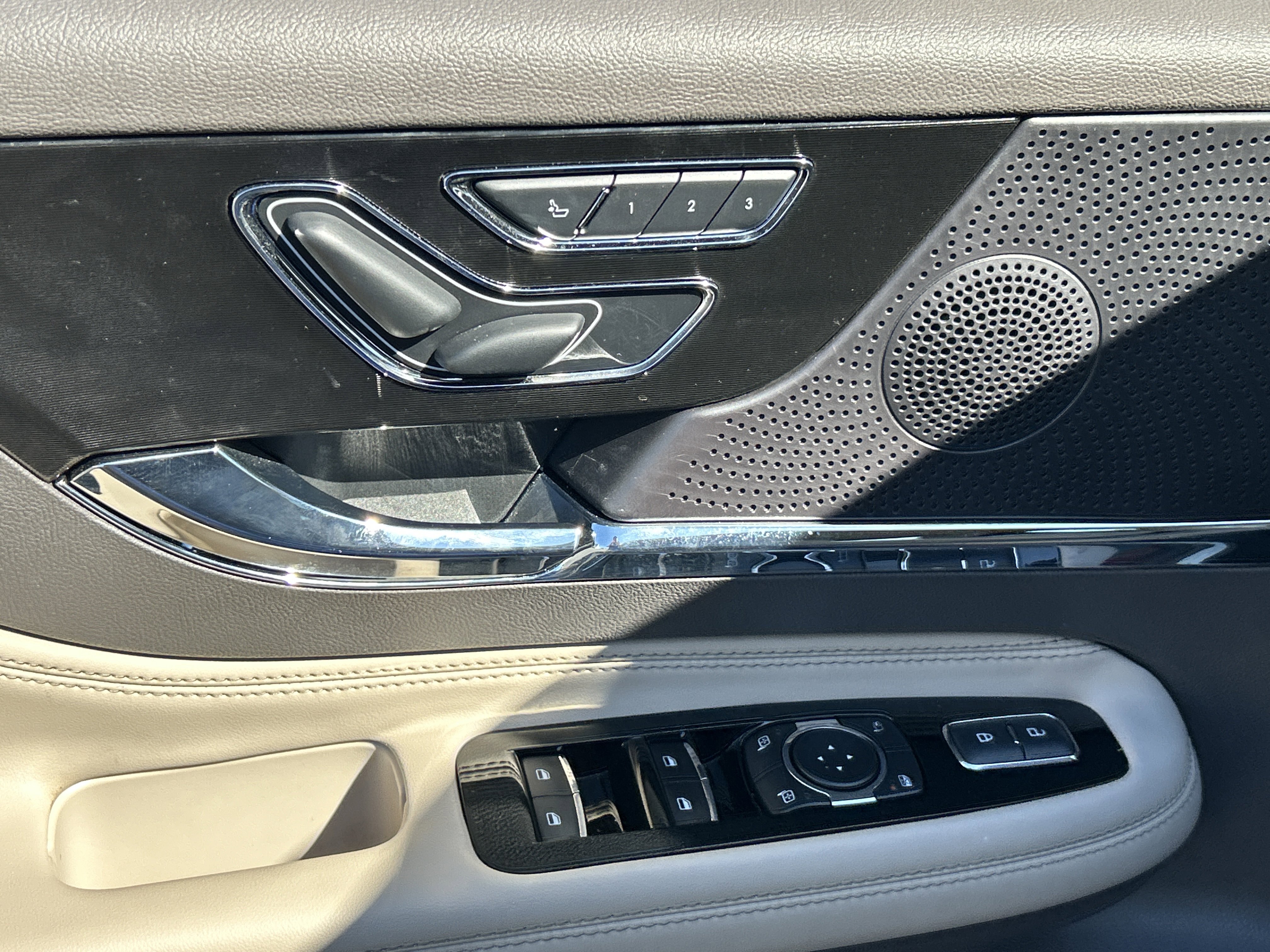 Used 2024 Lincoln Corsair Premiere w/ Equipment Group 101A image 20