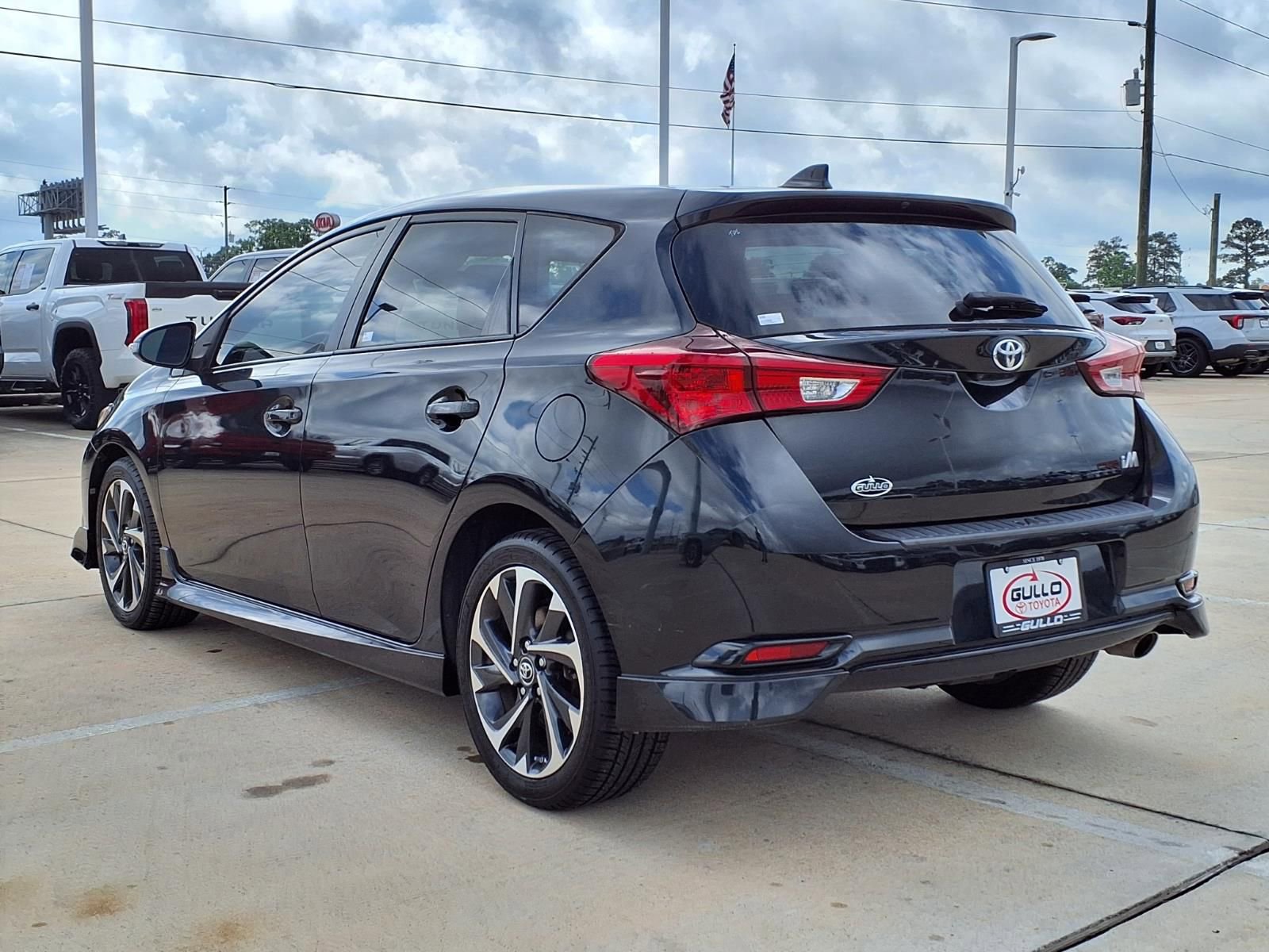 Certified 2018 Toyota Corolla iM FWD image 2