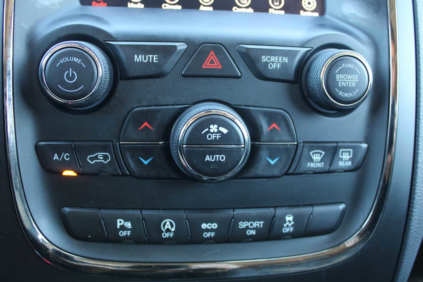 Used 2018 Dodge Durango GT image 23