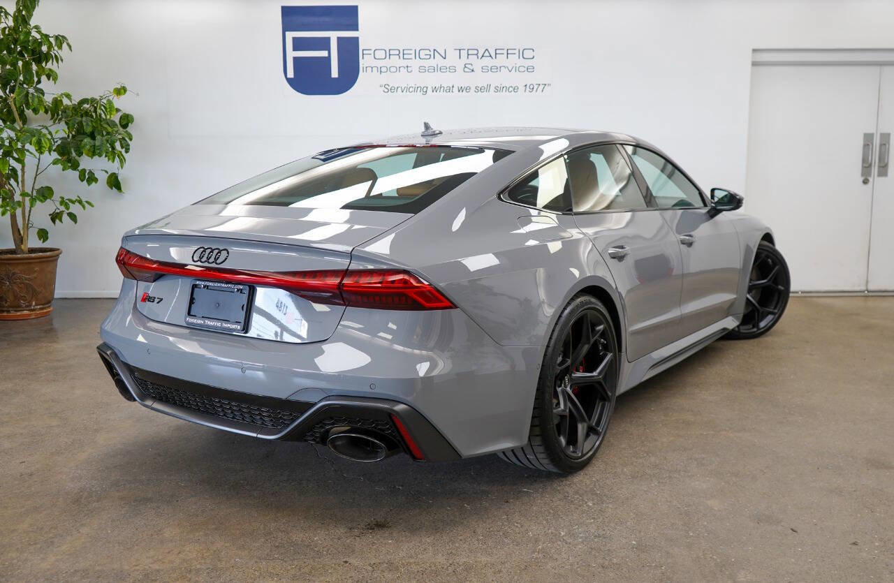 Used 2025 Audi RS 7 Performance AWD/4WD image 27