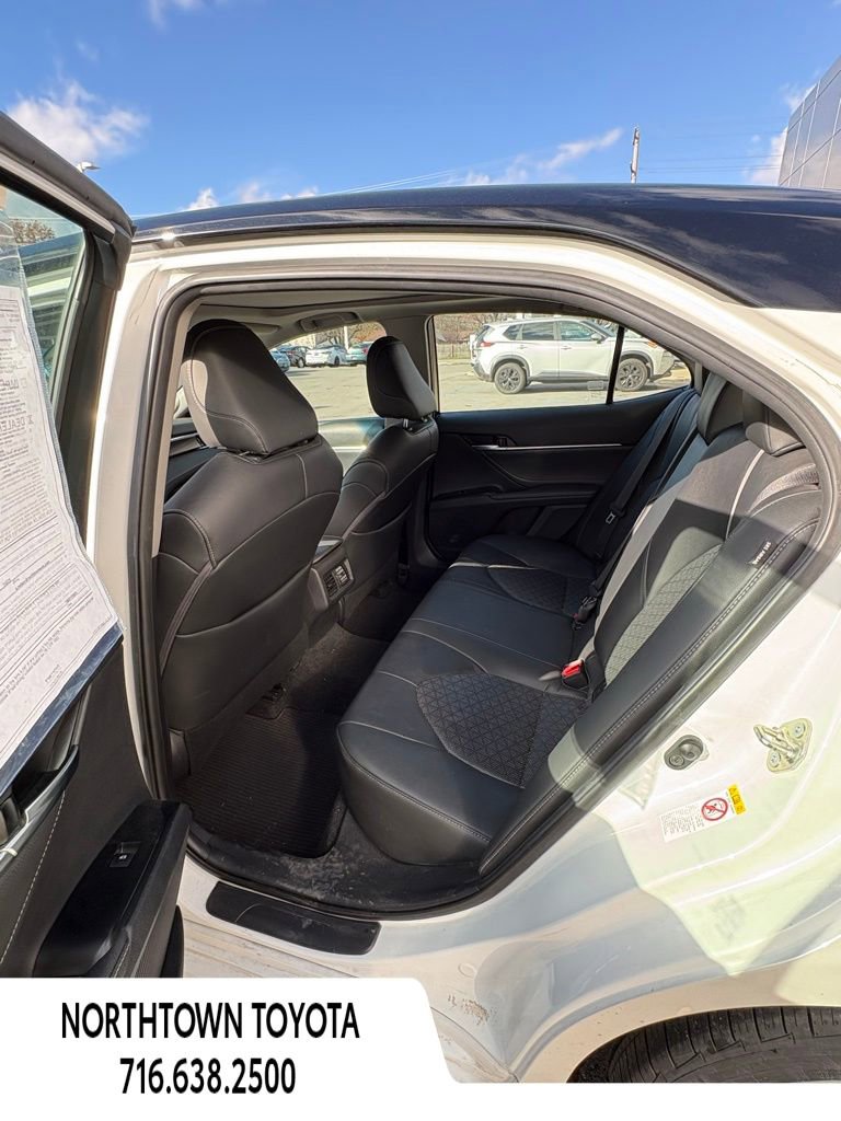 Used 2018 Toyota Camry XSE image 12