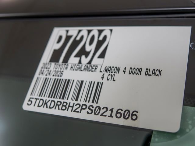 Used 2023 Toyota Highlander XLE AWD/4WD image 32