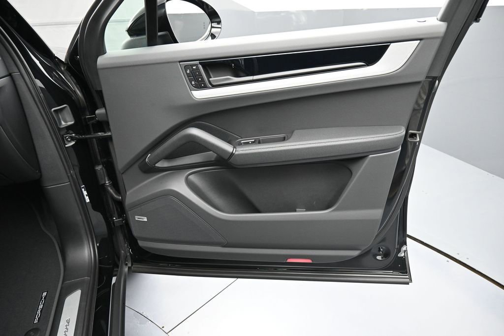 New 2026 Porsche Cayenne AWD/4WD image 28