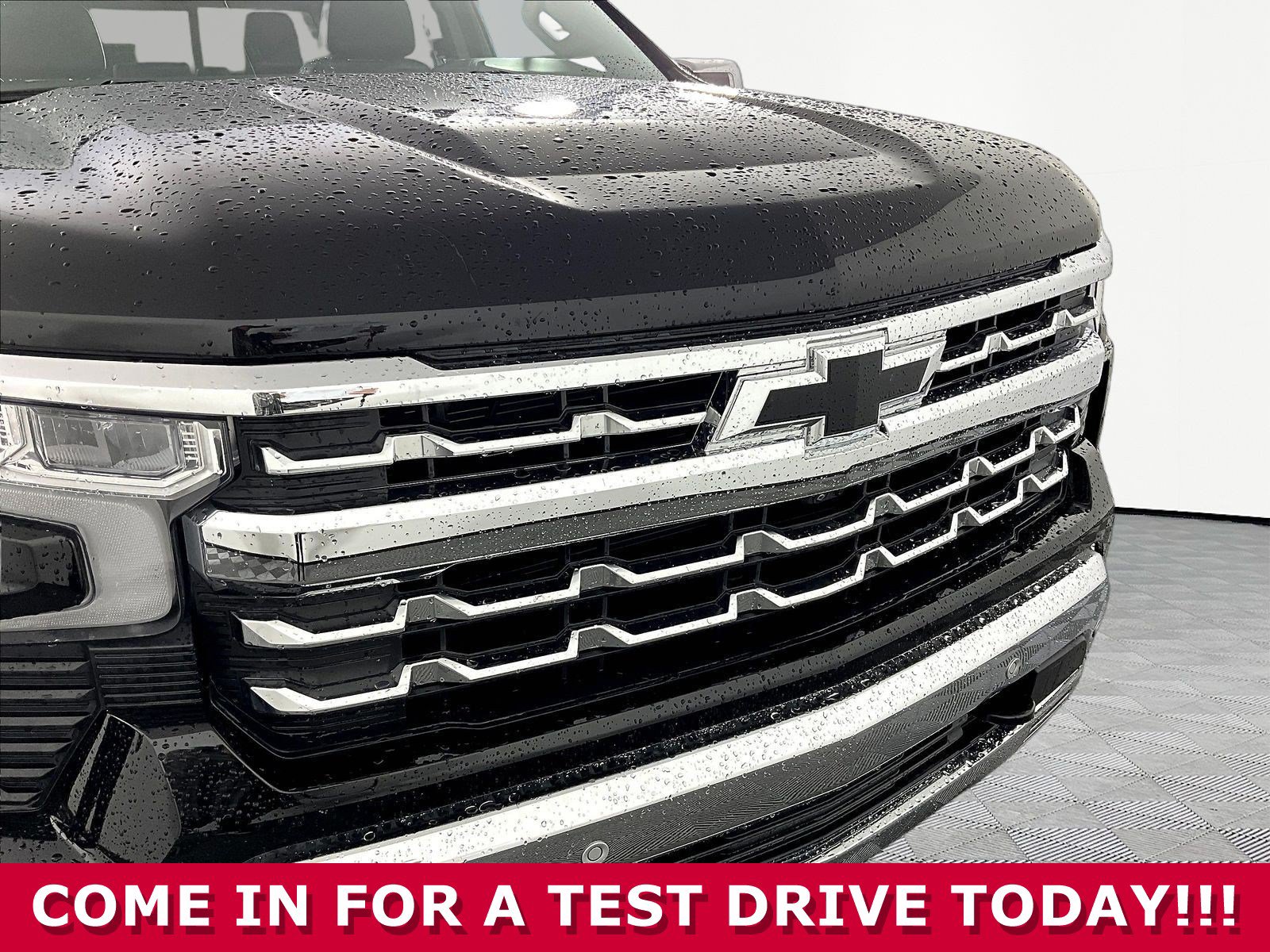 Used 2025 Chevrolet Silverado 1500 LTZ w/ LTZ Convenience Package II AWD/4WD image 32