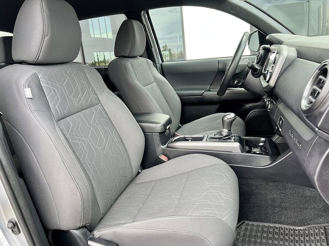 Used 2017 Toyota Tacoma TRD Off-Road image 14