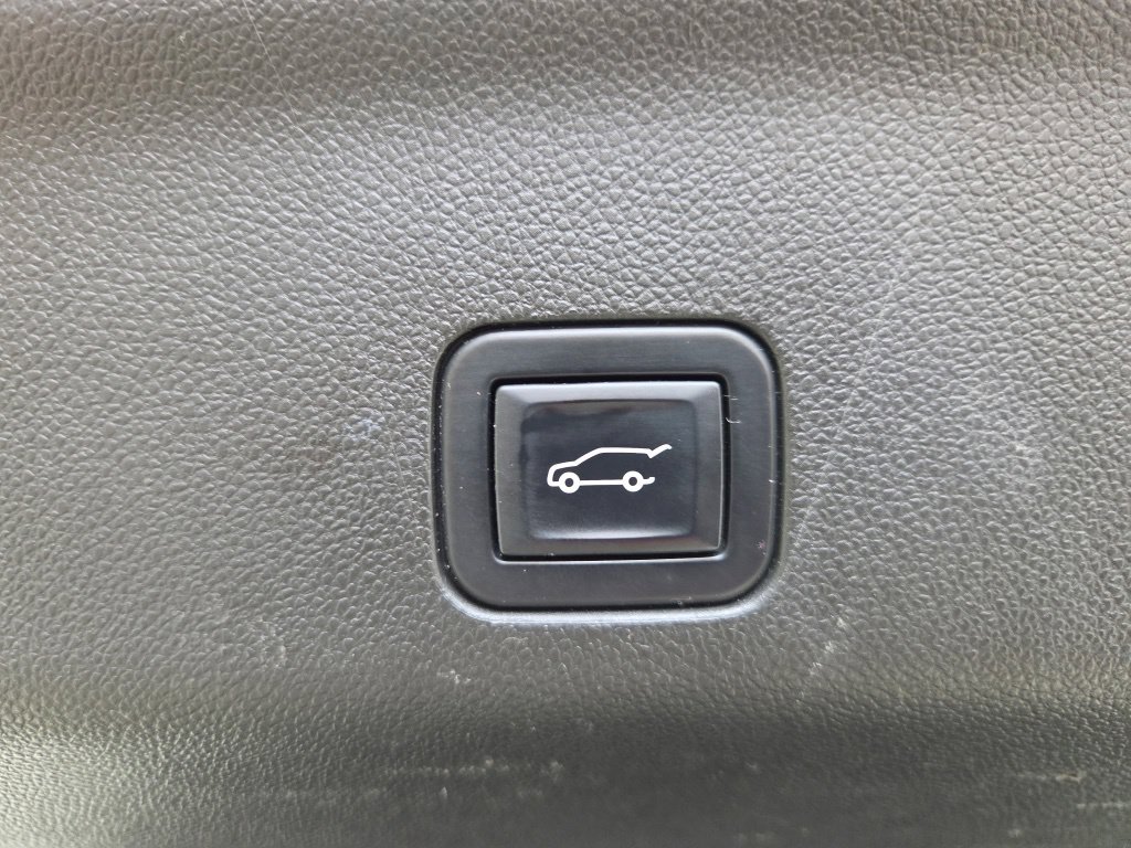 Used 2021 Chevrolet Suburban Z71 AWD/4WD image 10